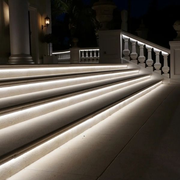 Création éclairage extérieur dans une villa à Antibes